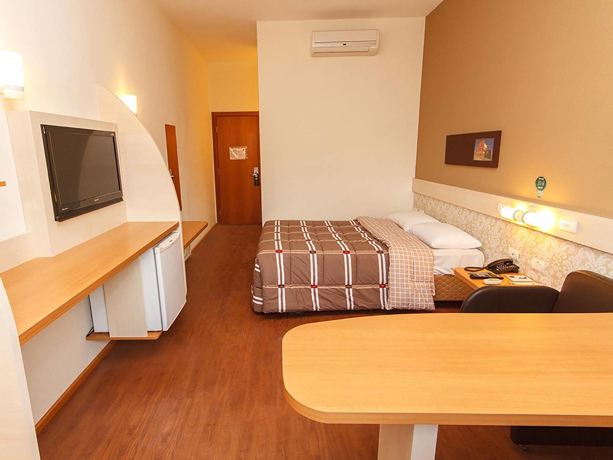 Hotel 10 Itajai/Navegantes Εξωτερικό φωτογραφία